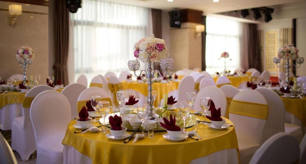 Royal Palace Hotel Tuyen Quang Kültér fotó