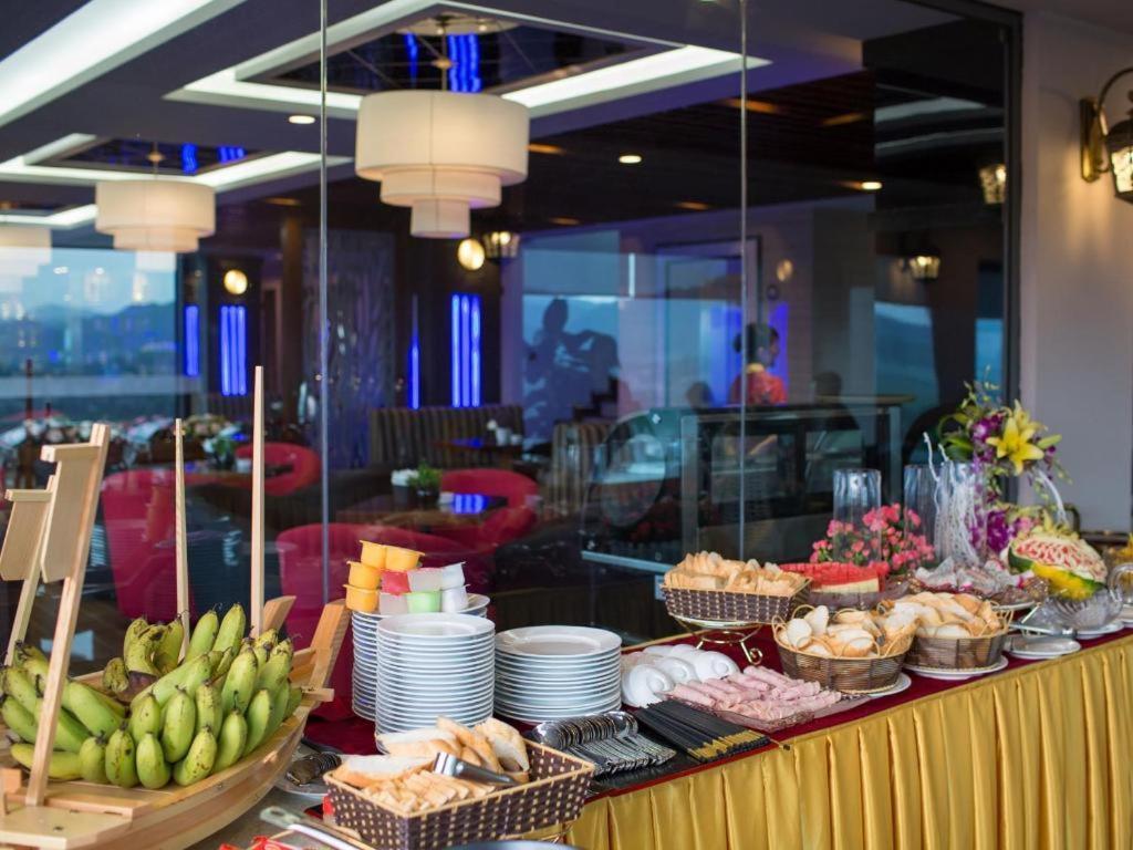 Royal Palace Hotel Tuyen Quang Kültér fotó