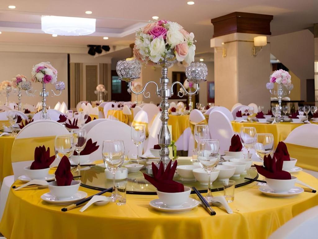 Royal Palace Hotel Tuyen Quang Kültér fotó